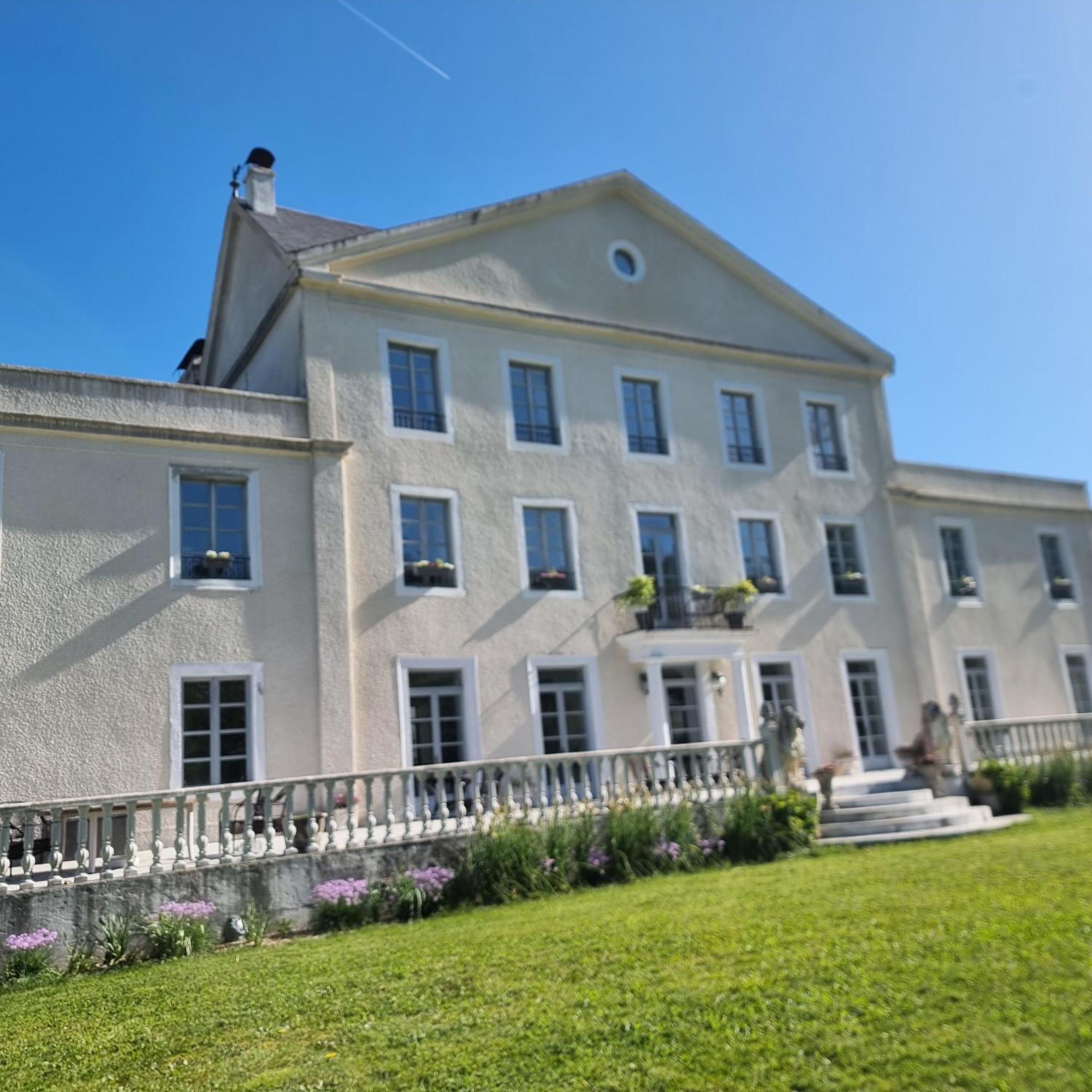 Chateau Roquehort Avec Ev Recharge Point 22Kw Monein Eksteriør bilde