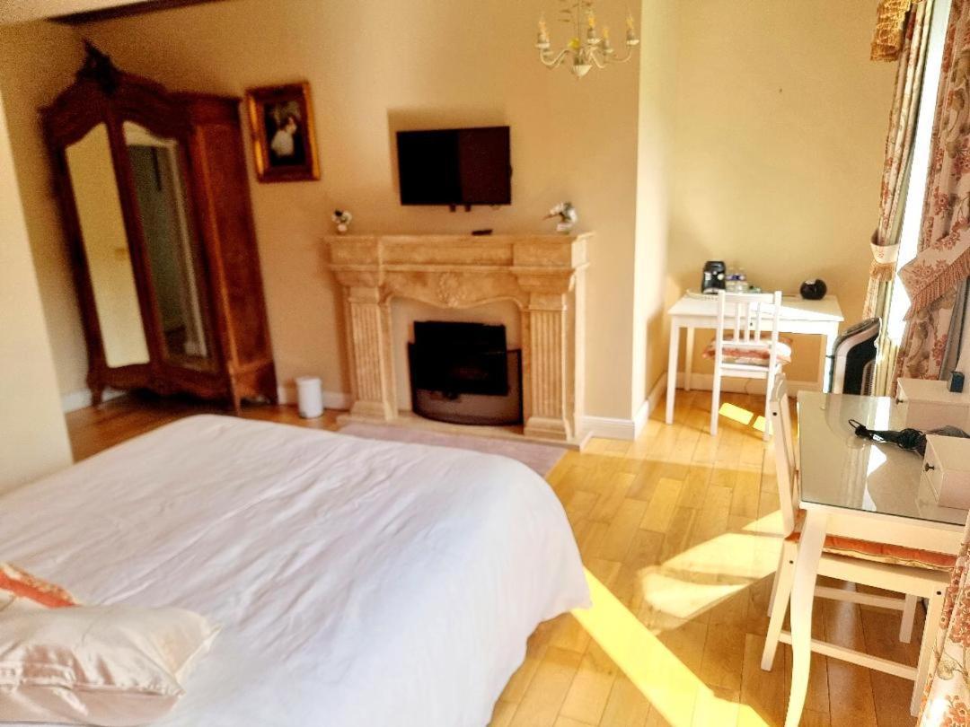 Chateau Roquehort Avec Ev Recharge Point 22Kw Monein Eksteriør bilde